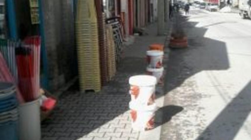 Zabıta Ekiplerinden Kaldırım Seferberliği