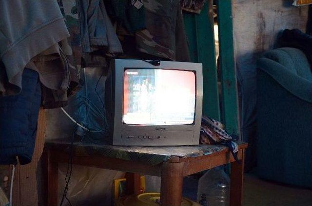 (&ouml;zel Haber) Soma&rsquo;da Bir Tek Onun Elektriği Kesilmedi 1