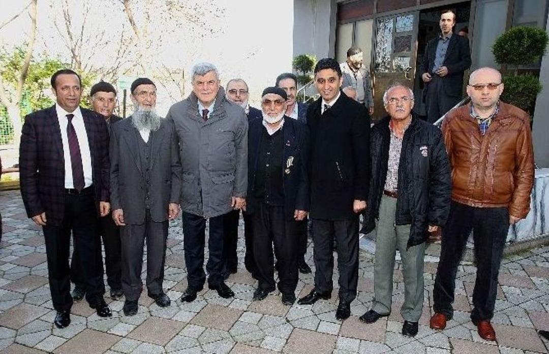 Başkan Karaosmanoğlu, Dilovası&rsquo;nda Stk&rsquo;larla Buluştu