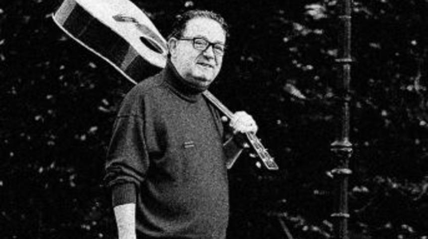 Başkan Ata&ccedil;&rsquo;tan &Uuml;nl&uuml; Sanat&ccedil;ı Kayahan İ&ccedil;in Başsağlığı Mesajı