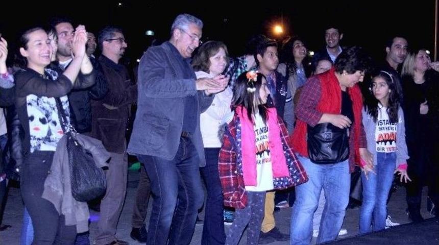 Agiad Karnavala M&uuml;zik Grubu İle Renk Kattı