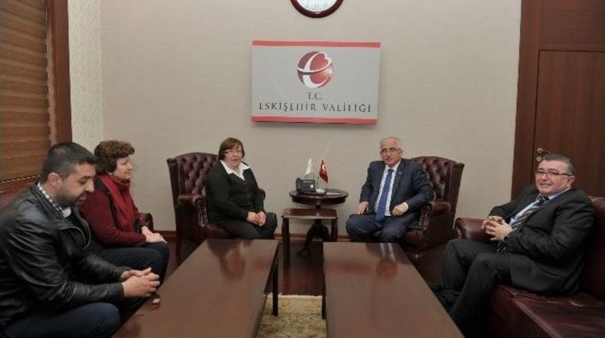 Kanserle Yaşam Derneği &Uuml;yeleri Vali Tuna&rsquo;yı Ziyaret Etti