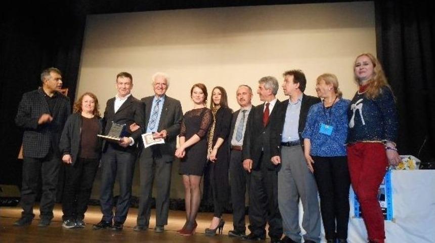 Esk&uuml;der&rsquo;in &rsquo;şiir Ve T&uuml;rk&uuml; Etkinliği&rsquo; Gecesi