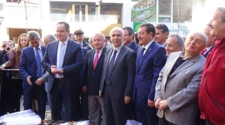 Fındık Heykelinin A&ccedil;ılışı Yapıldı