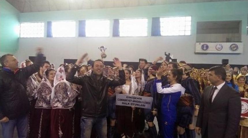 Cumhuriyet Anadolu Lisesi Halk Oyunlarında B&ouml;lge Birincisi Oldu