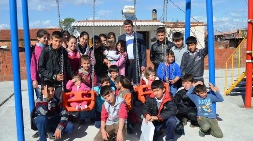 G&ouml;me&ccedil;&rsquo;te Hacıosman Mahallesine Oyun Parkı