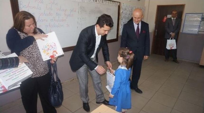 Kaymakamdan &Ouml;ğrencilere &rsquo;kitap Okuyun&rsquo; Tavsiyesi