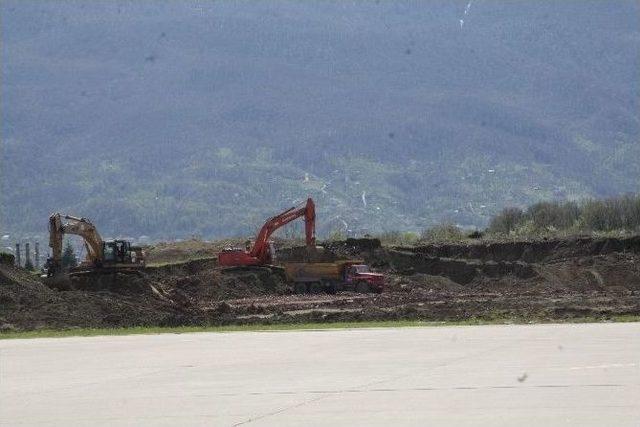 Bakan Işık, Cengiz Topel Havalimanı Hakkında Bilgi Aldı