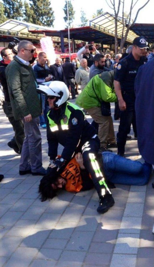 Çanakkale'de Broşür Dağıtan Halkevleri Üyelerine Gözaltı