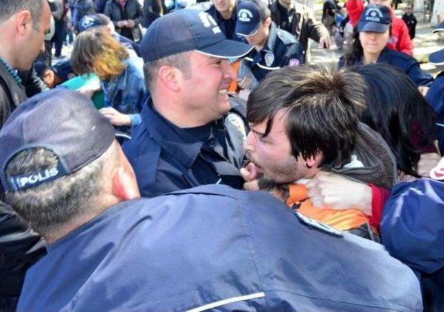 Çanakkale'de Broşür Dağıtan Halkevleri Üyelerine Gözaltı