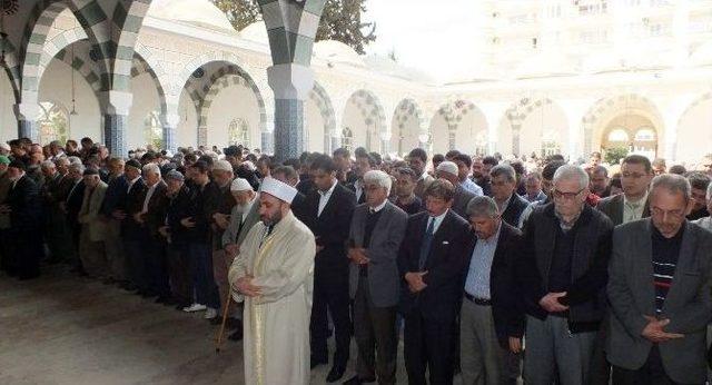 Şehit Savcı Kiraz İ&ccedil;in Mersin&rsquo;de Gıyabi Cenaze Namazı Kılındı 1