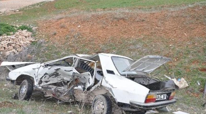 Elbistan&rsquo;da Otomobiller &Ccedil;arpıştı: 2&rsquo;si Ağır 4 Yaralı