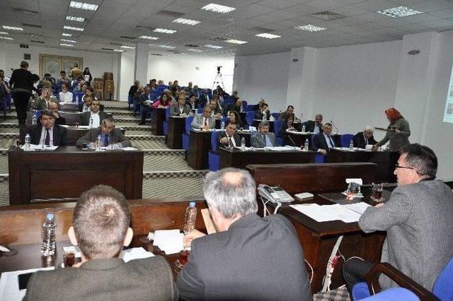 Edremit Belediye Meclisi Cem Evlerine İbadethane Stat&uuml;s&uuml; Verilmesini Kabul Etti 1