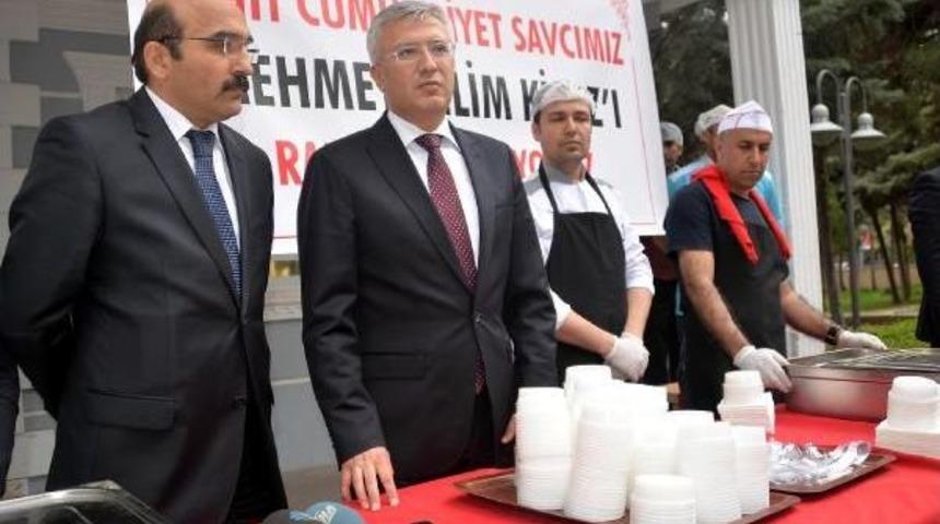 Şehit Savcı Kiraz Için Diyarbakır’Da Helva Dağıtıldı