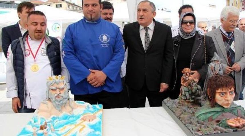 Şekerden Y&uuml;z&uuml;klerin Efendisi