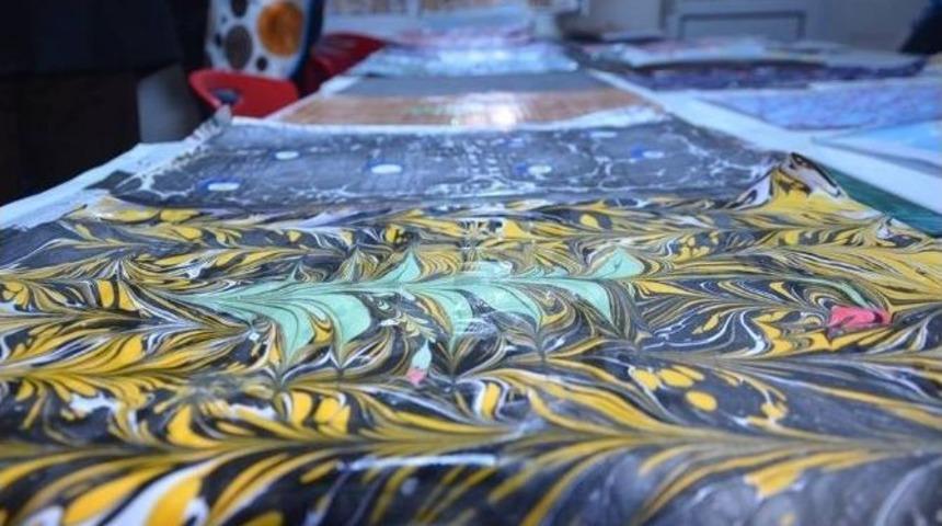 Karaman&rsquo;da Ebru Sanatı Gelecek Nesillere Aktarılıyor