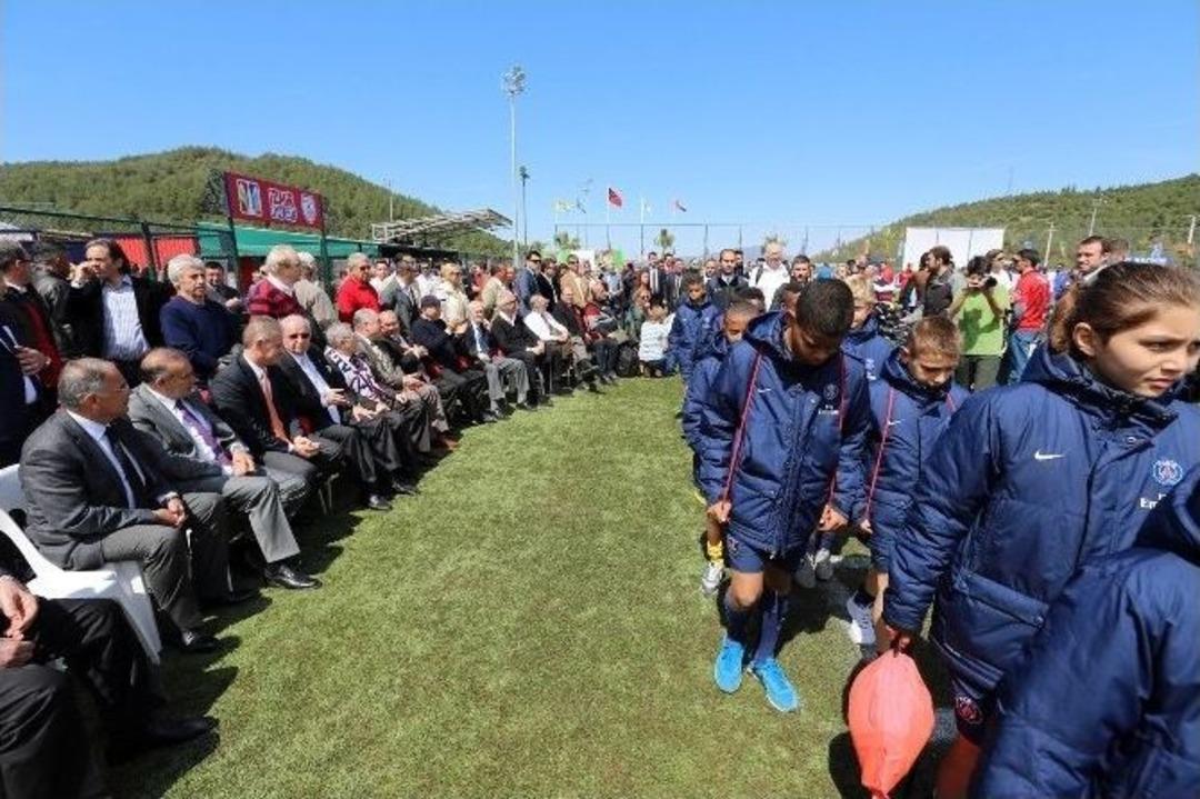 U-12 İzmir Cup Sel&ccedil;uk Efes Tesisleri&rsquo;nde Start Aldı