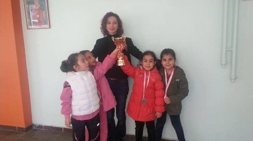 Erzincan&rsquo;da Minik Sporcuların Cimnastik G&ouml;sterileri B&uuml;y&uuml;ledi