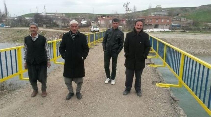 K&ouml;yl&uuml;lerin K&ouml;pr&uuml; Korkuluğu Sevinci