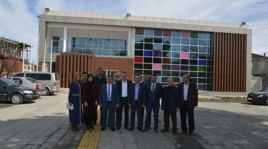 Başkan Anlayan &rsquo;gen&ccedil;lik Merkezi&rsquo;ni İnceledi