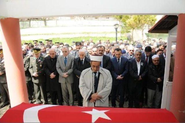 Samsun'da Ölen Kore Gazisi Toprağa Verildi