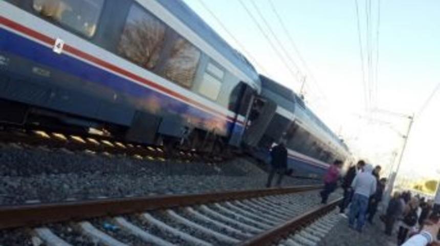 İzmir&rsquo;de Tren Kazası