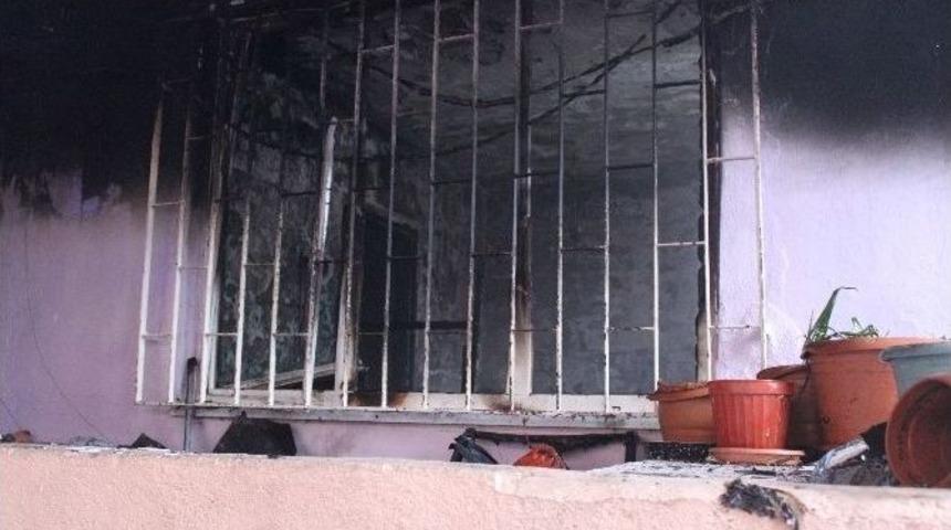 &Ccedil;arşamba&rsquo;da Ev Yangını: 1 &Ouml;l&uuml;