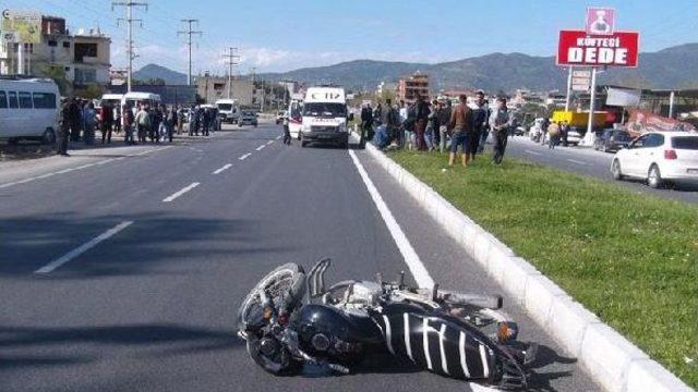Aydın'daki Kazada Sürücü Ile Yayanın Soyisim Benzerliği:3 Yaralı