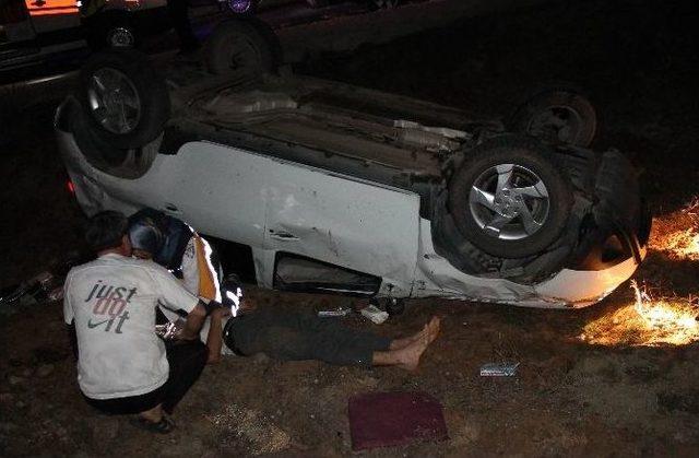 17 Yaşındaki Liselinin Kullandığı Ara&ccedil; Takla Attı: 5 Yaralı 1