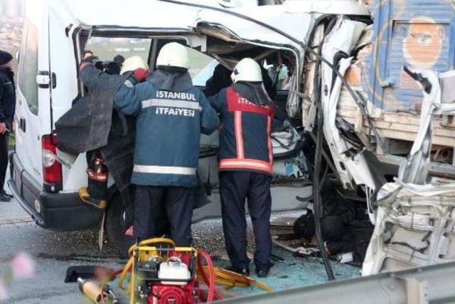 Bahçeşehir'de Kaza: 3 Ölü, 6 Yaralı