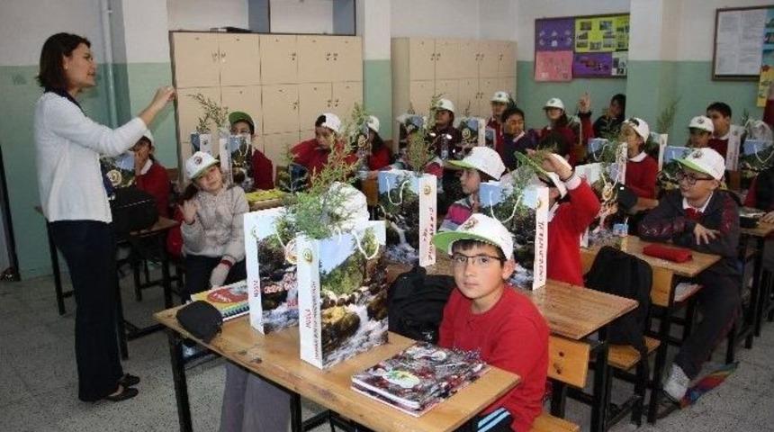 Orman G&ouml;n&uuml;ll&uuml;s&uuml; &Ouml;ğrenciler