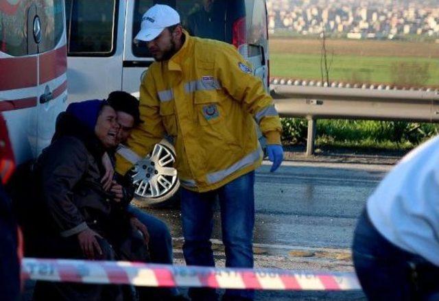 Yeniden Ek Fotoğraflarla// Diyaliz Hastalarını Taşıyan Minib&uuml;s Kamyona &Ccedil;arptı: 3 &Ouml;l&uuml;, 6 Yaralı 1