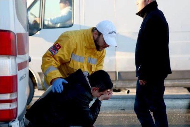Yeniden Ek Fotoğraflarla// Diyaliz Hastalarını Taşıyan Minib&uuml;s Kamyona &Ccedil;arptı: 3 &Ouml;l&uuml;, 6 Yaralı 2