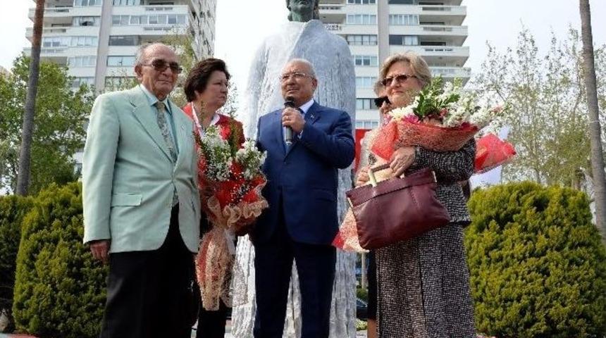 M&uuml;fide İlhan Heykeli A&ccedil;ıldı