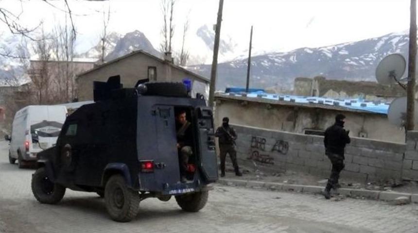 Hakkari&rsquo;de Molotof Operasyonu