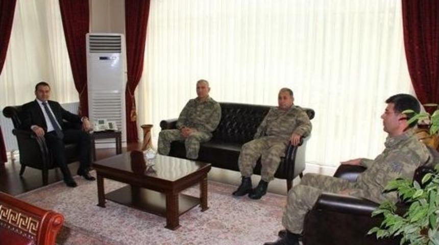 Komutanlardan Erciş Kaymakamı Yaşar&rsquo;a Nezaket Ziyareti