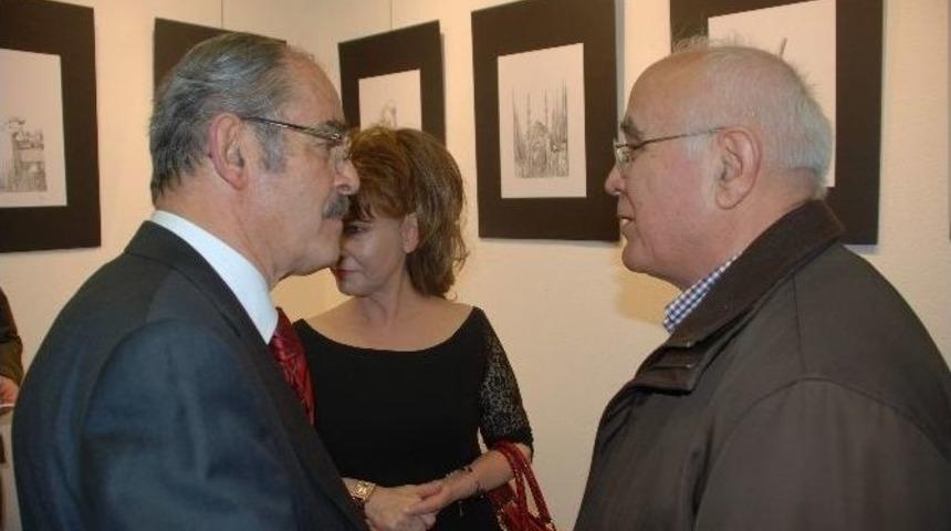 Turhan Sel&ccedil;uk Sergisi Karikat&uuml;rl&uuml; Ev&rsquo;de A&ccedil;ıldı