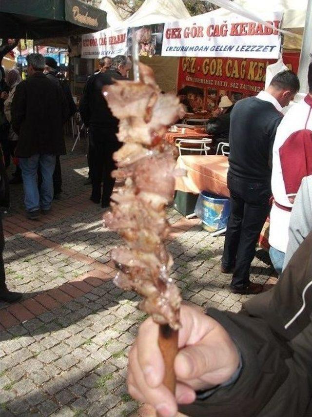 &rsquo;yana Yatmış D&ouml;ner&rsquo; Değil Cağ Kebabı 2