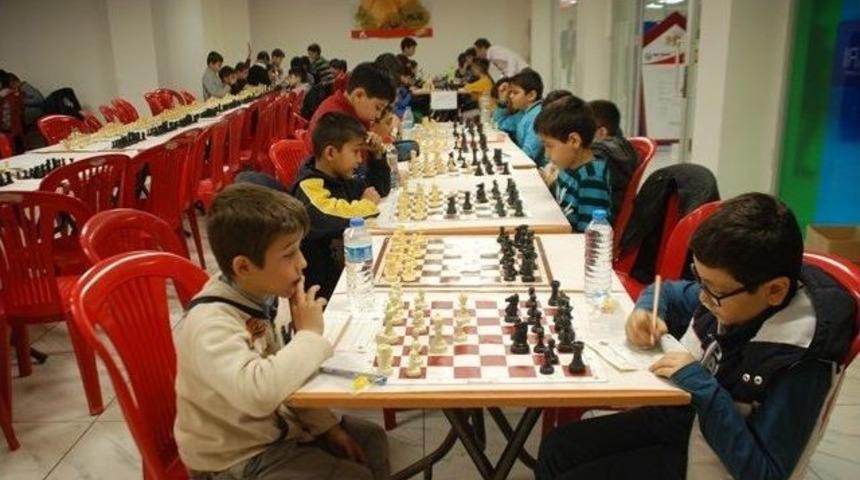 Deva Okulları&rsquo;ndan Santran&ccedil; Turnuvası