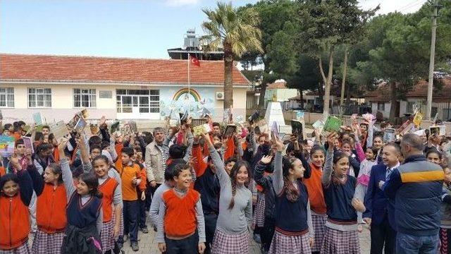 Salihli Sart Mahmut Ortaokulu Kütüphane İstiyor 1