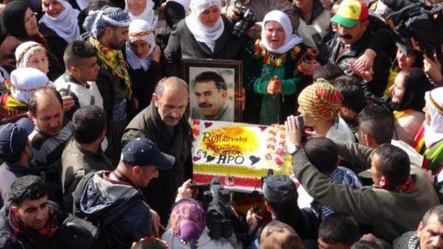 Öcalan'ın Doğum Gününü Kutladılar