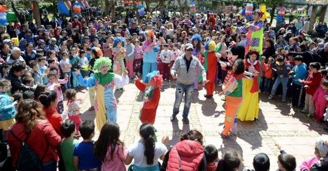 Bayram Tadında &Ccedil;ocuk Şenliği