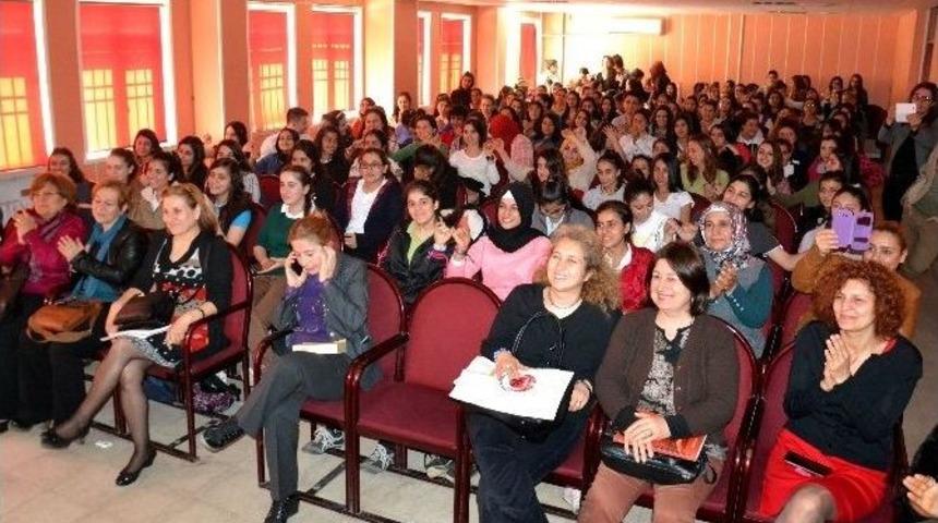 Tiyatrocu Kadınlar Turneye &Ccedil;ıktı