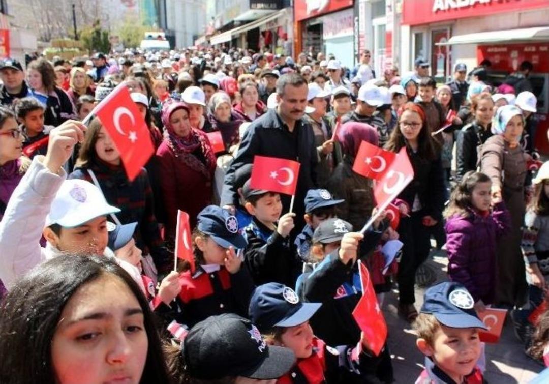 K&uuml;tahya&rsquo;da Polis-halk Y&uuml;r&uuml;y&uuml;ş&uuml;