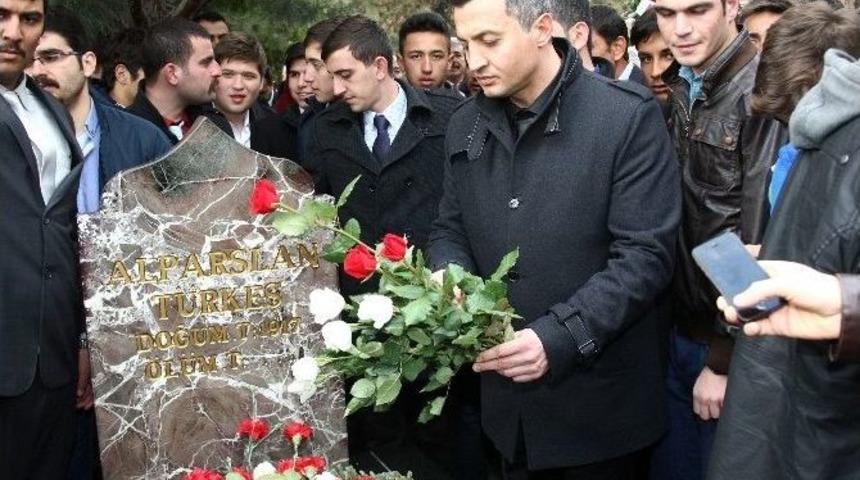 Başbuğ T&uuml;rkeş&rsquo;e Vefa