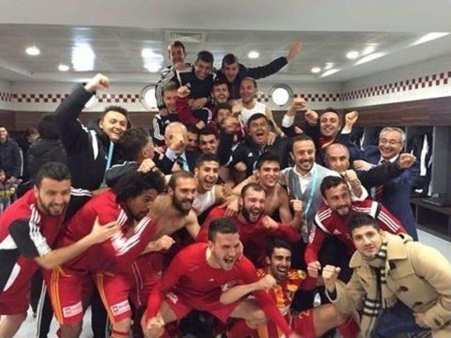 Liderden Galibiyet Selfie&rsquo;si 1