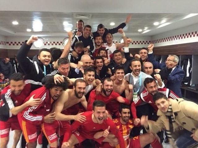 Liderden Galibiyet Selfie&rsquo;si 2