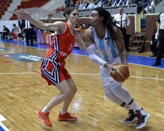 Adana Aski Spor-Mersin Büyükşehir Belediyesi: 74-71