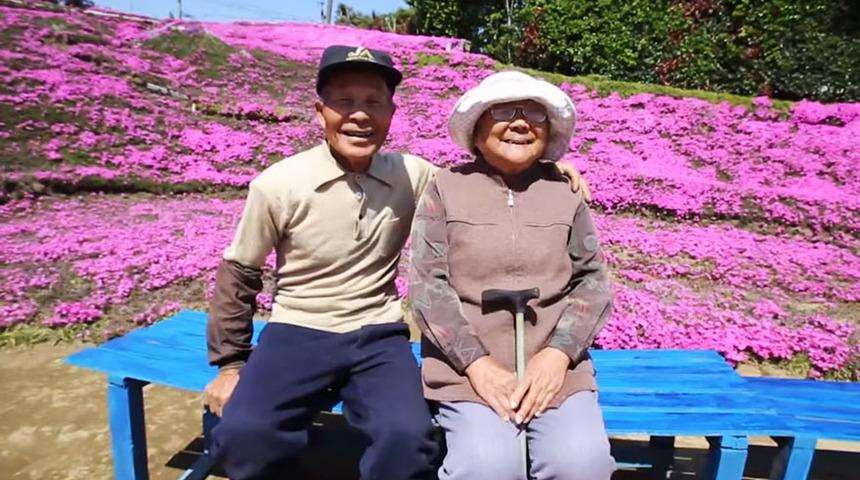 &Ccedil;ok romantik bir aşk hikayesi! G&ouml;rme yetisini kaybeden eşi i&ccedil;in bakın ne yaptı!