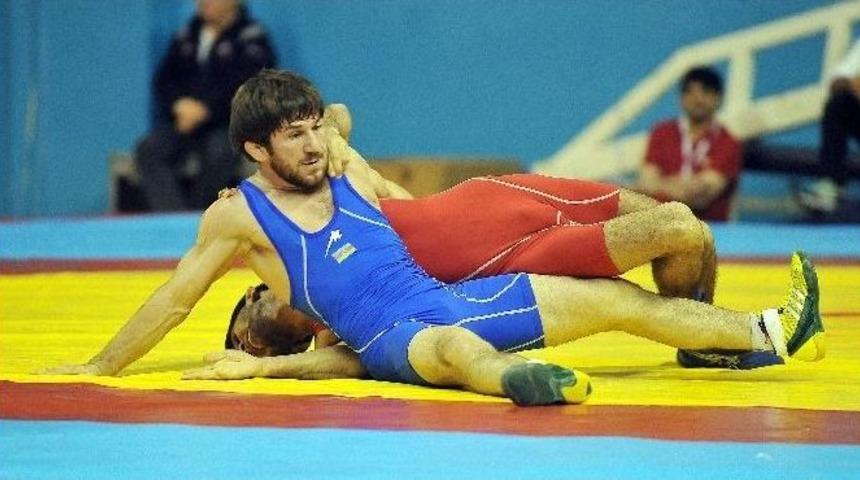 33. Uluslararası Vehbi Emre Ve Hamit Kaplan Grekoromen G&uuml;reş Turnuvası Başladı